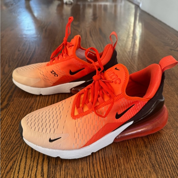 Nike Air Max 270 Bright Orange Shoes - Picture 1 of 5